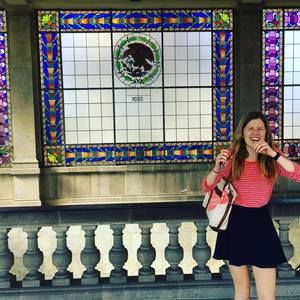 Meet your Posher, Caitlin